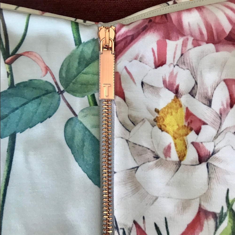 Ted Baker Floral Off The Shoulder Blouse- ChicEwe - Picture 5 of 6